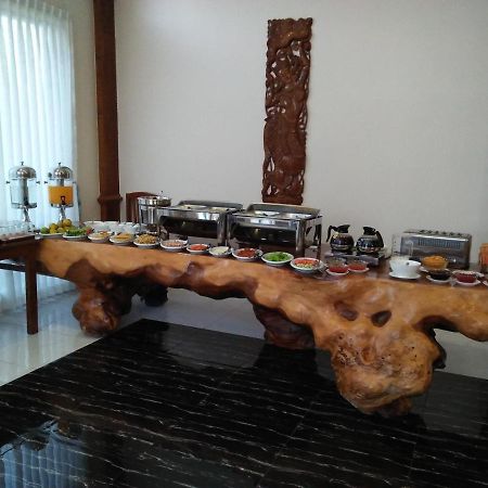 ניאונגשווה 81 Central Hotel מראה חיצוני תמונה